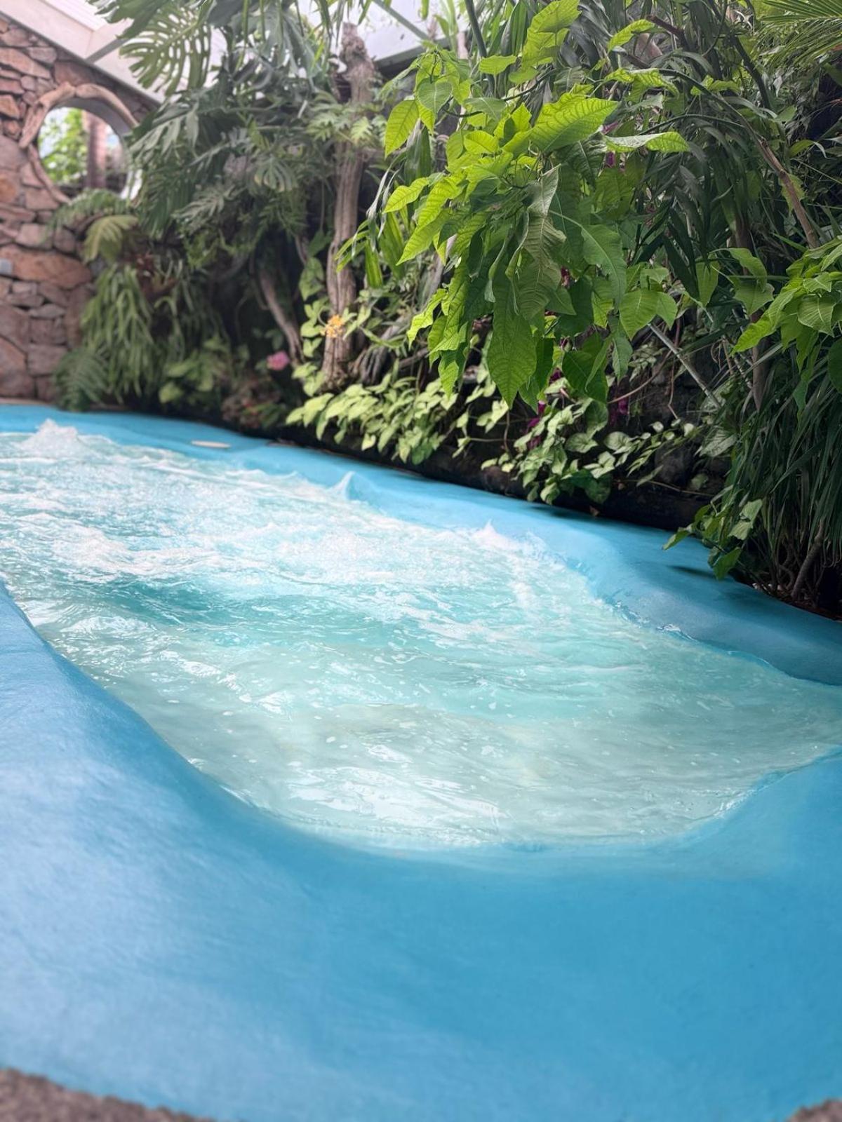 Villa Les Pieds Dans L'Eau, Cilaos Extérieur photo